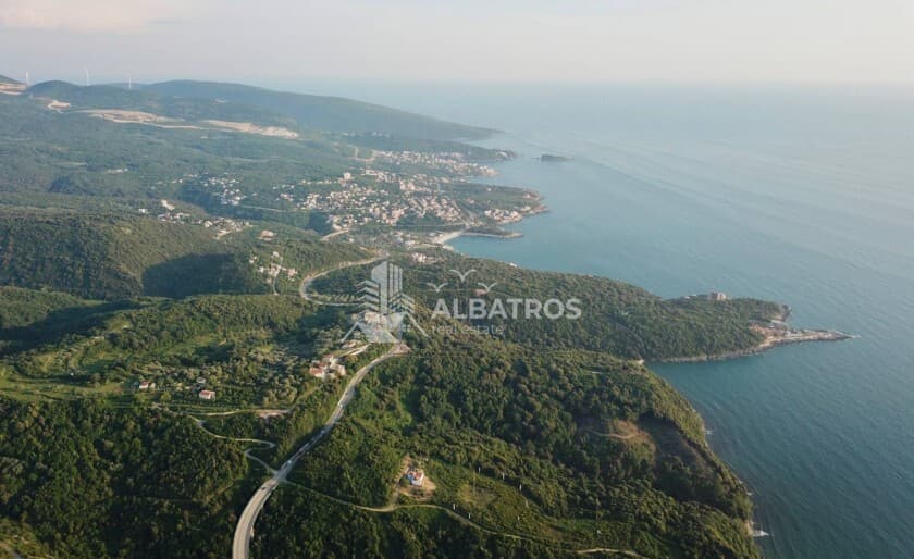 Vila 344 m² na prvoj liniji mora, Utjeha, Bar