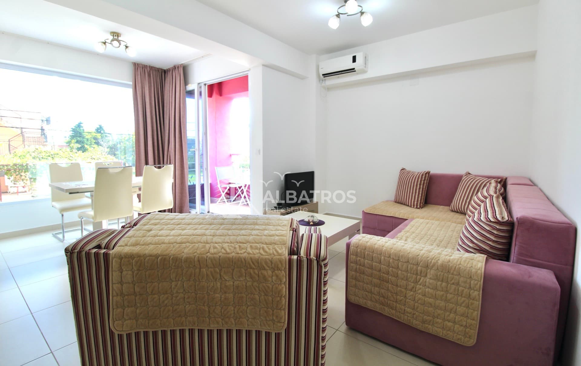 Bar, Ilino'da Yeni Binada, Denize 300 m, 45 m² 1+1 Daire