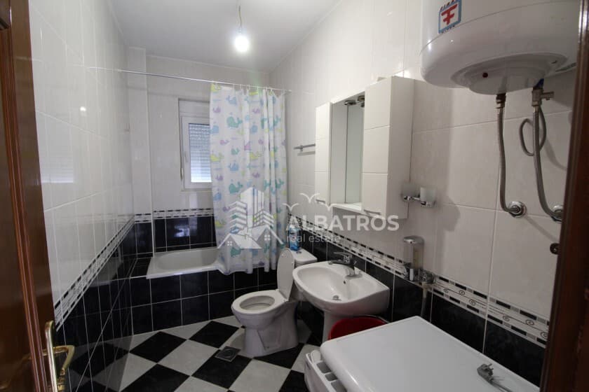 Casa di 230 m² con 3 appartamenti a Rena, Bar - Immagine 8