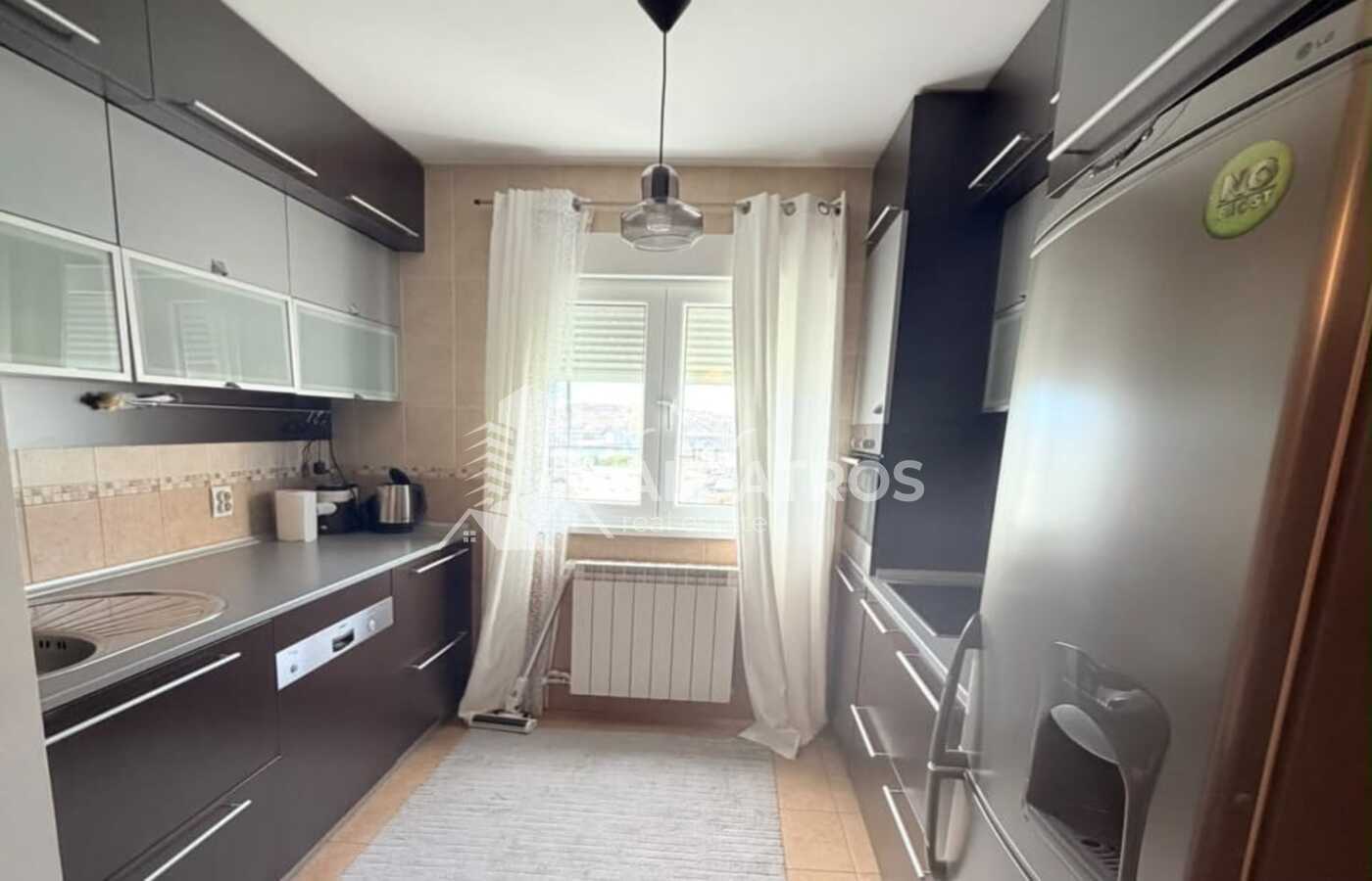 Dvosoban prostran stan od 76 m² u centru Bara — 2