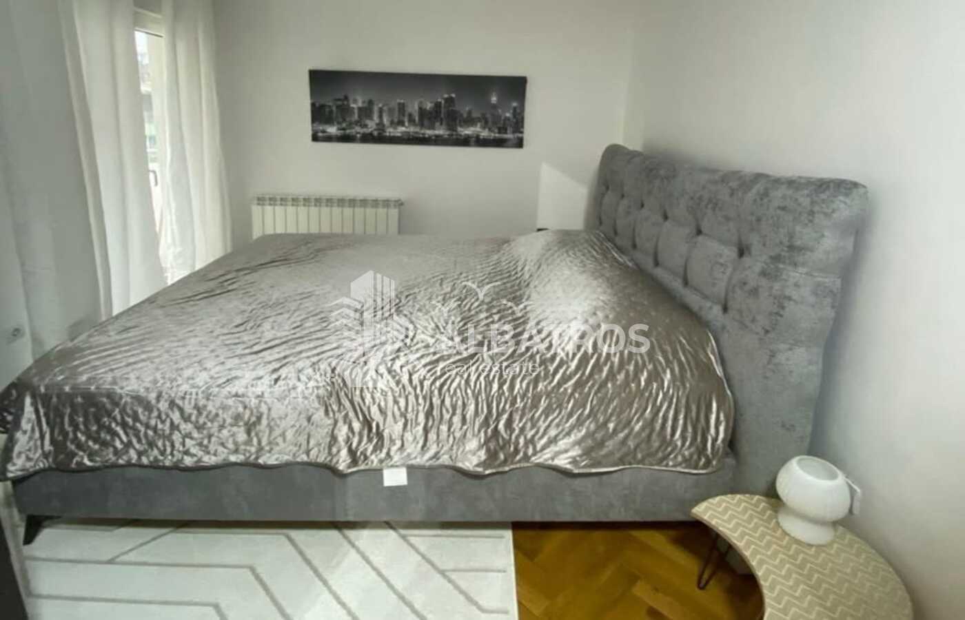 Dvosoban prostran stan od 76 m² u centru Bara - תמונה 3