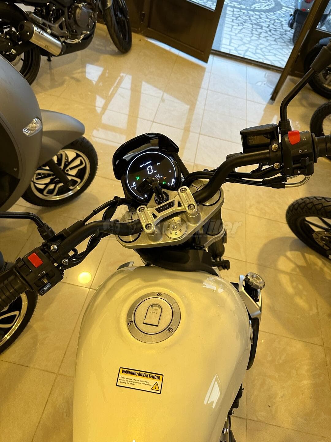 Zongshen Cyclone RE250 – cruiser, 2025 - 8. kép