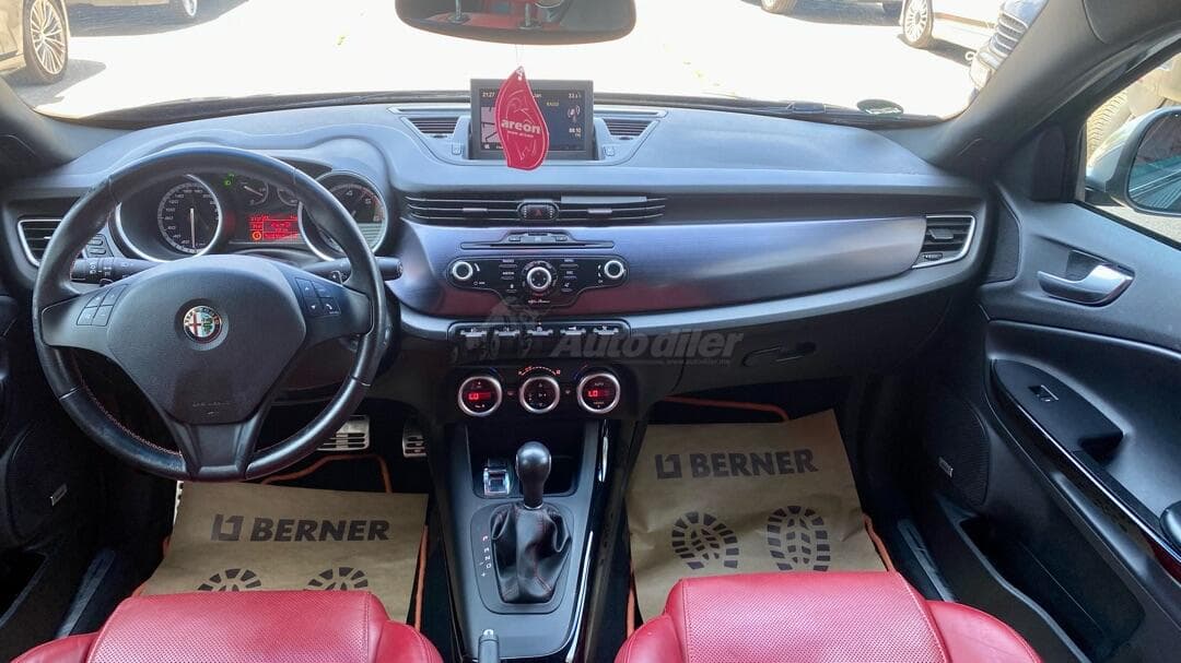 Alfa Romeo Giulietta 2.0 JTDM2 Otomatik, 2011 - Görsel 10