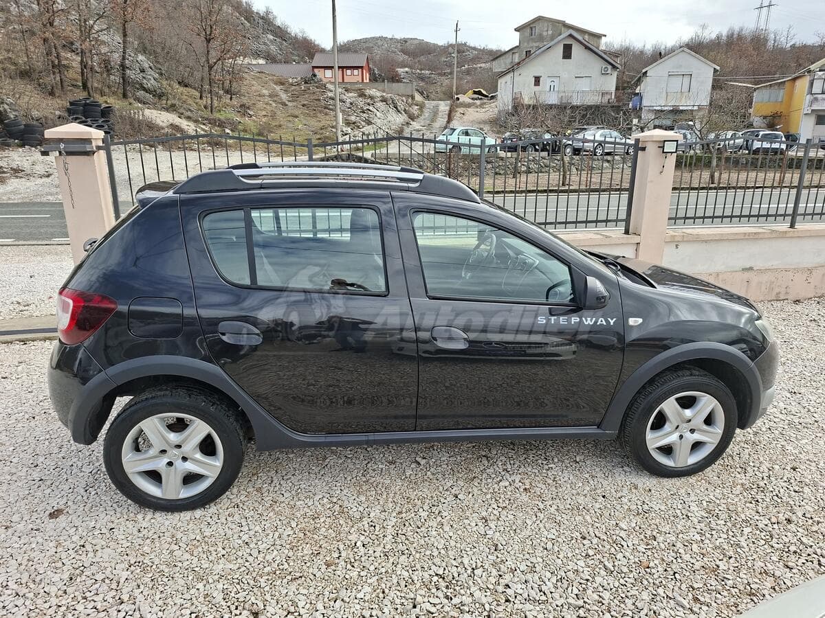 Dacia Stepway 1.5DCI، موديل 2013 - صورة 4