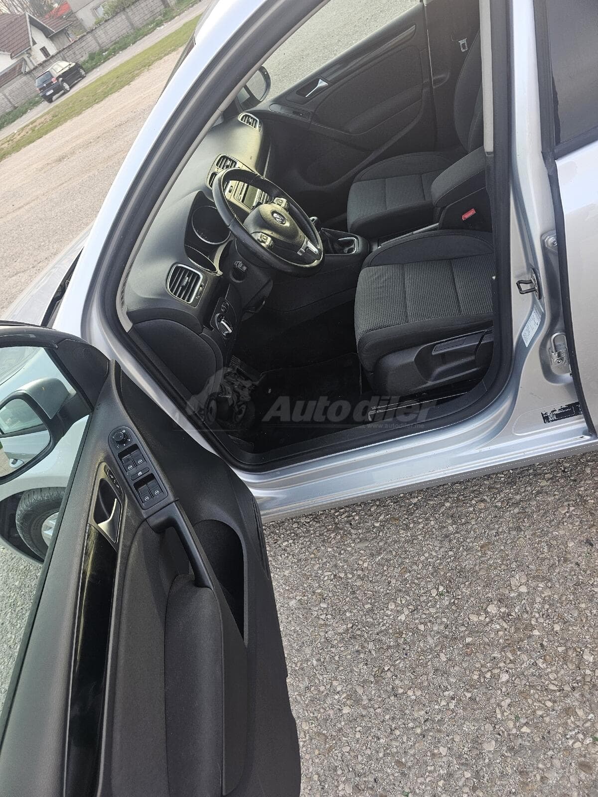 فولكس فاجن جولف 6 1.6 TDI 77 kW، 2011 - صورة 10