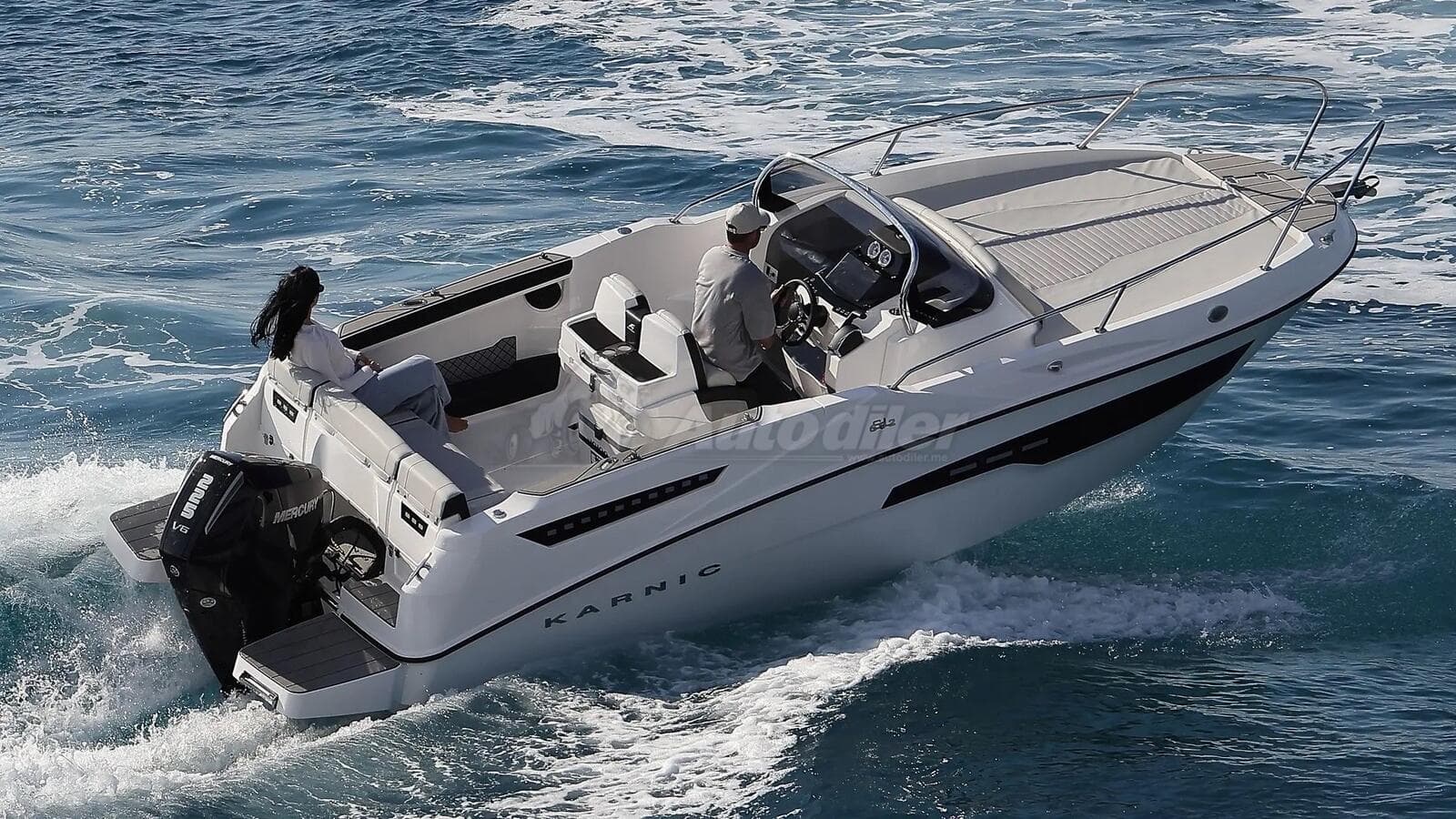 Karnic SL692 – rychlý motorový člun, 2026 - Obrázek 4