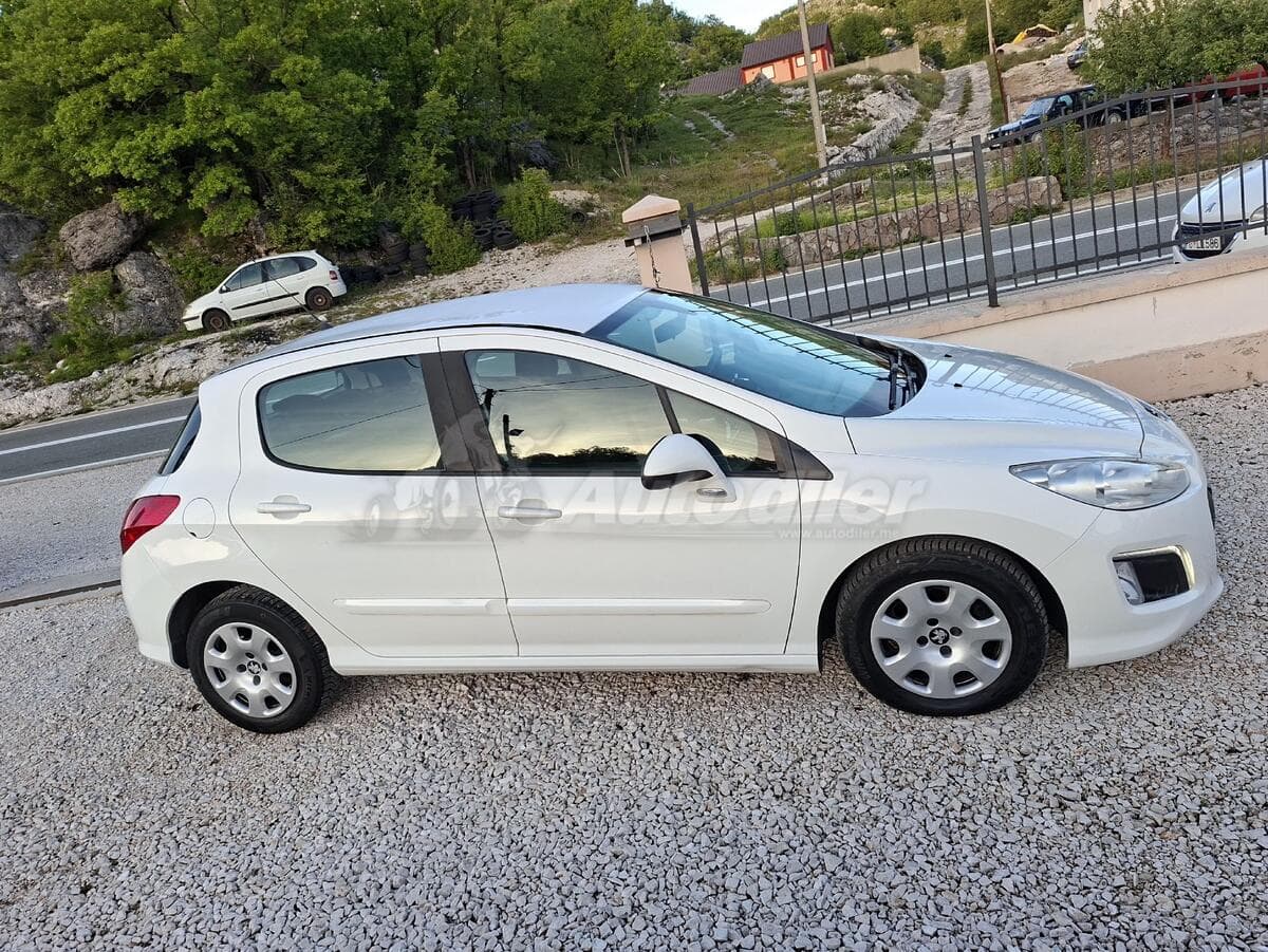 Peugeot 308 1.6HDI, 2013 - Image 4