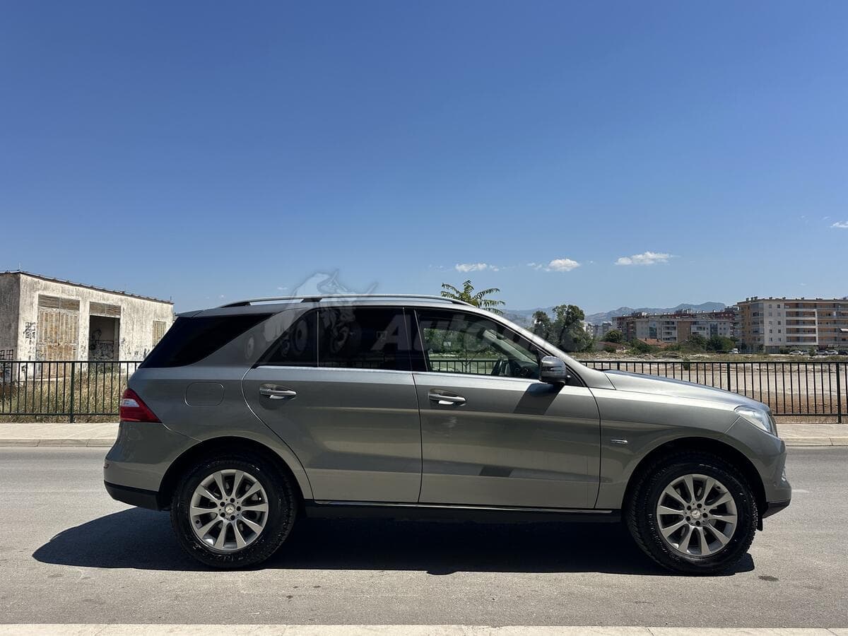 Mercedes-Benz ML 250 7G-Tronic, 2012 - Imaginea 4