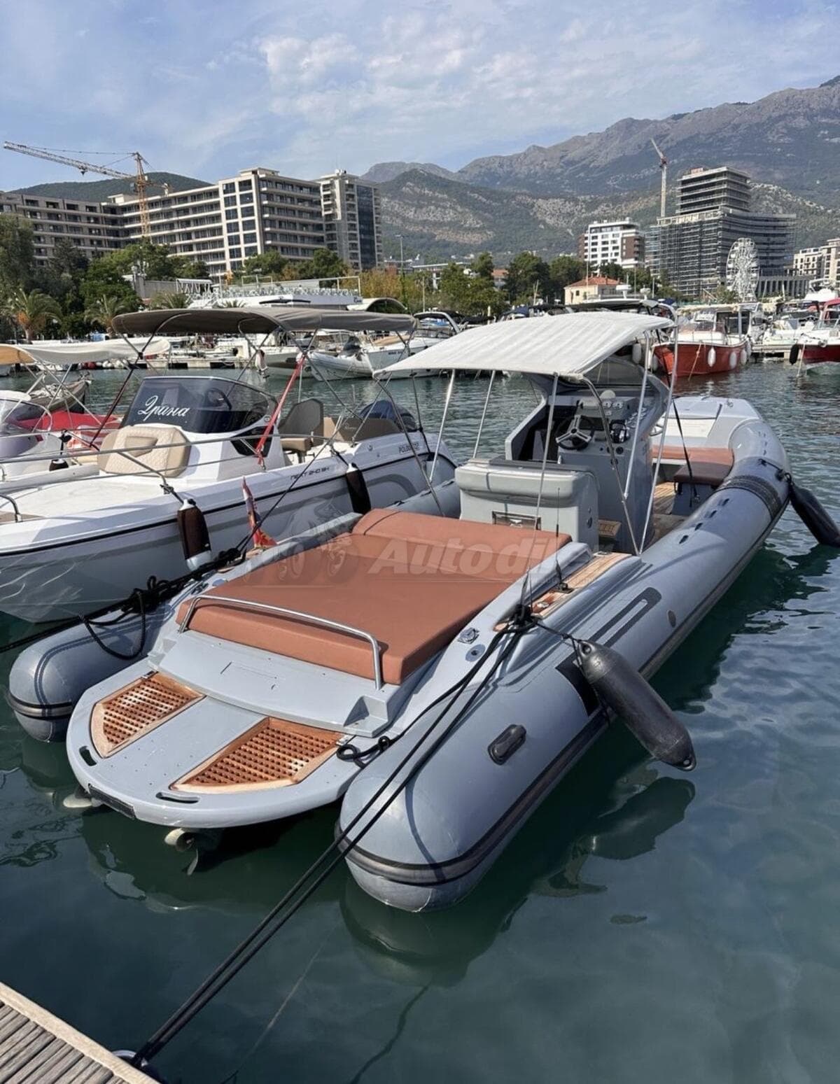 Pirelli 880 Sport – Şişme Bot, 2017 — 2