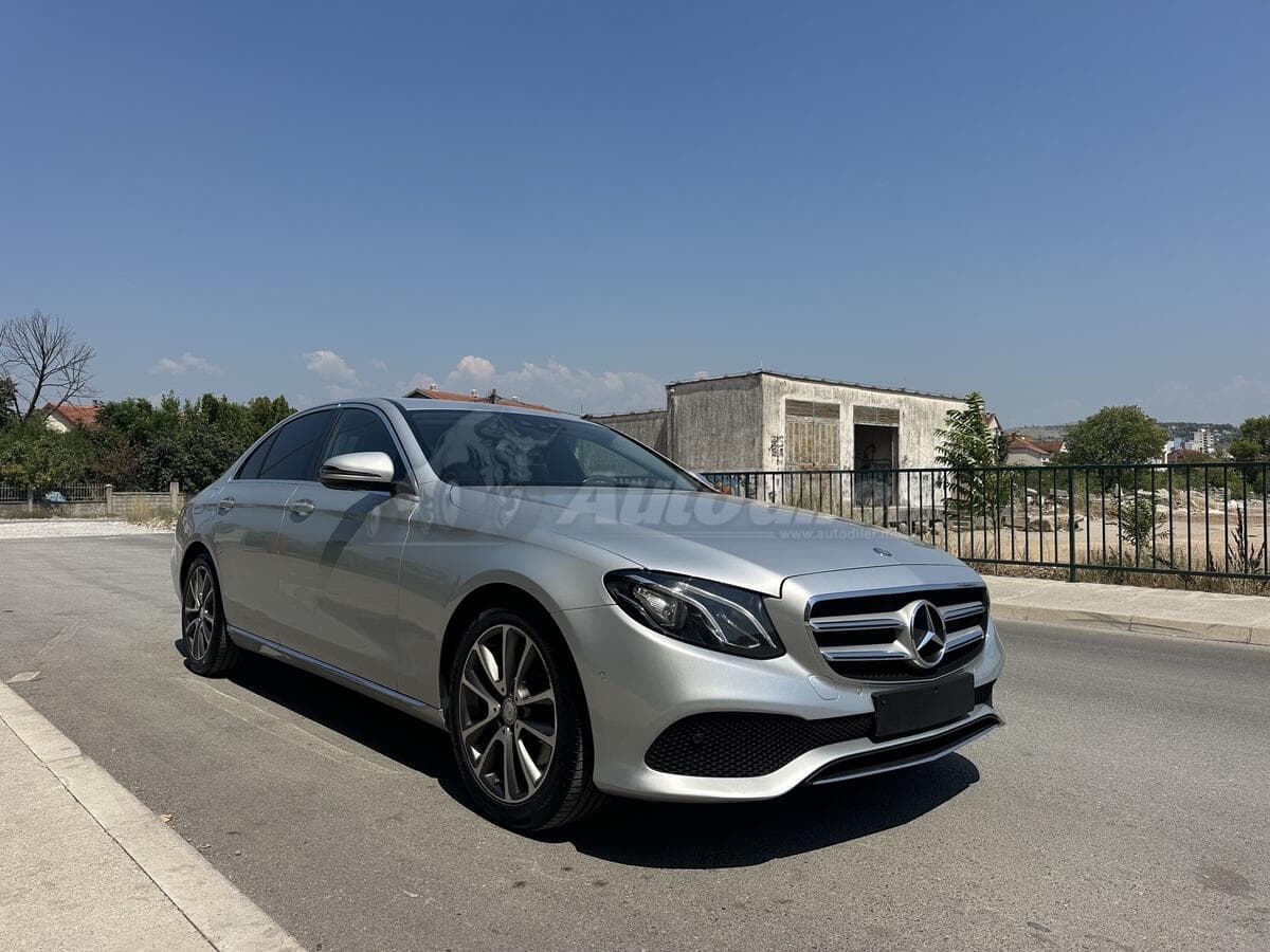 Mercedes-Benz E 220 Avantgarde 9G Tronic z pełnym ekranem, 2016 - Zdjęcie 3