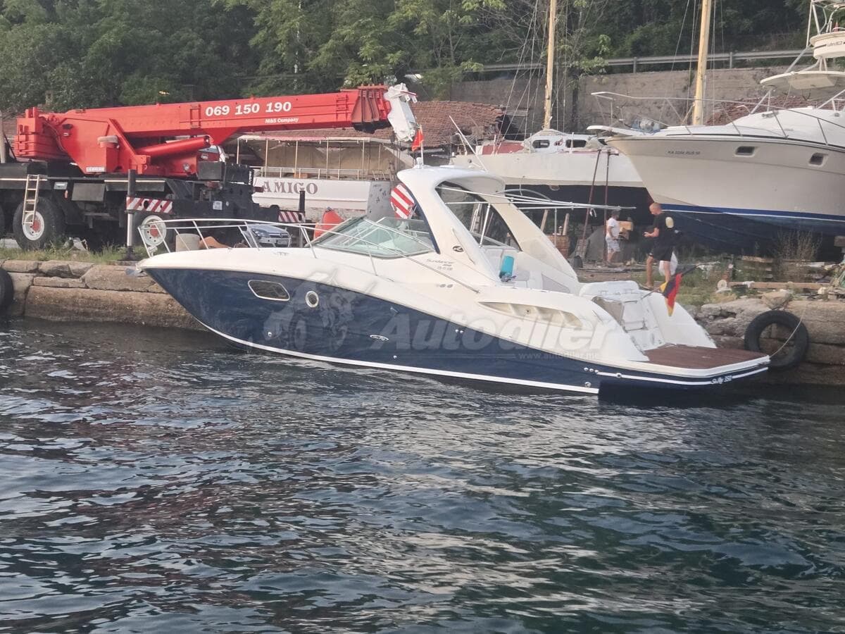 Sea Ray 350 – motorová jachta, 2010 - Obrázek 2