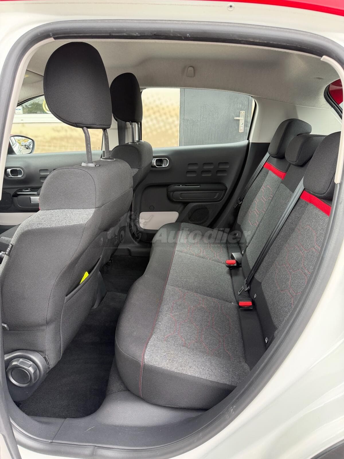 Citroen C3 1.2 Pure Tech, 2016 - Obrázek 9