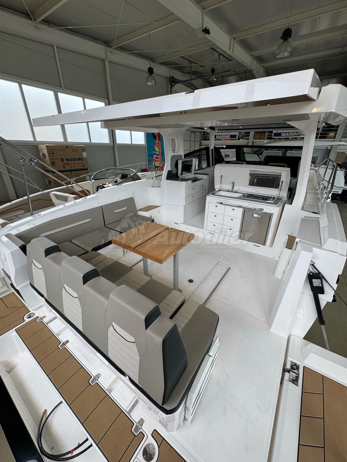 Karnic CS10HT – Motoryacht, 2026 - Bild 8