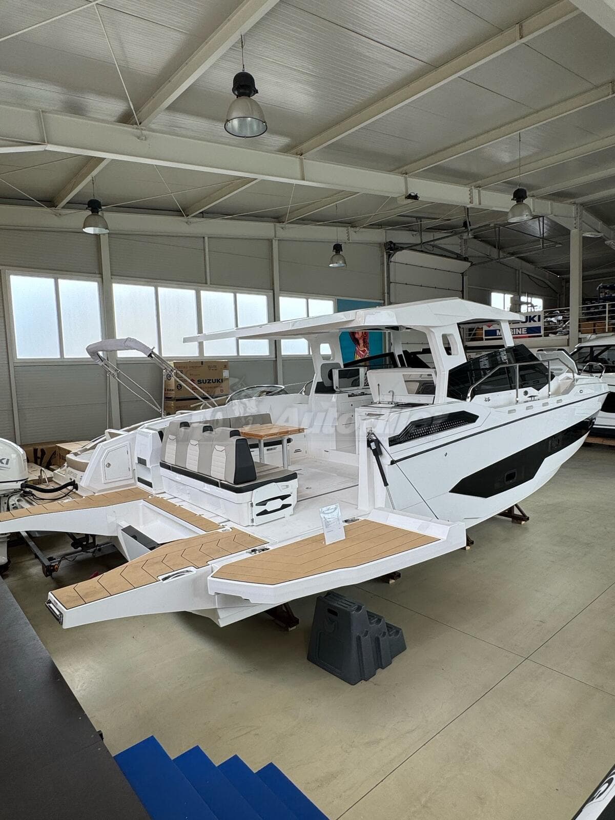 Karnic CS10HT – Motoryacht, 2026 - Bild 6