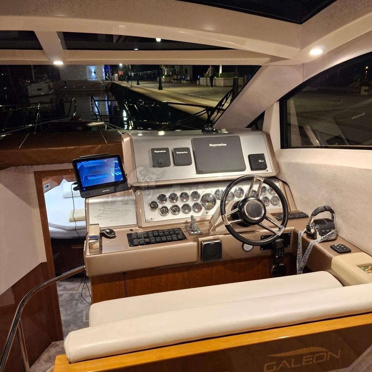 Galeon 430 HTC – jacht motorowy, 2015 - Zdjęcie 15