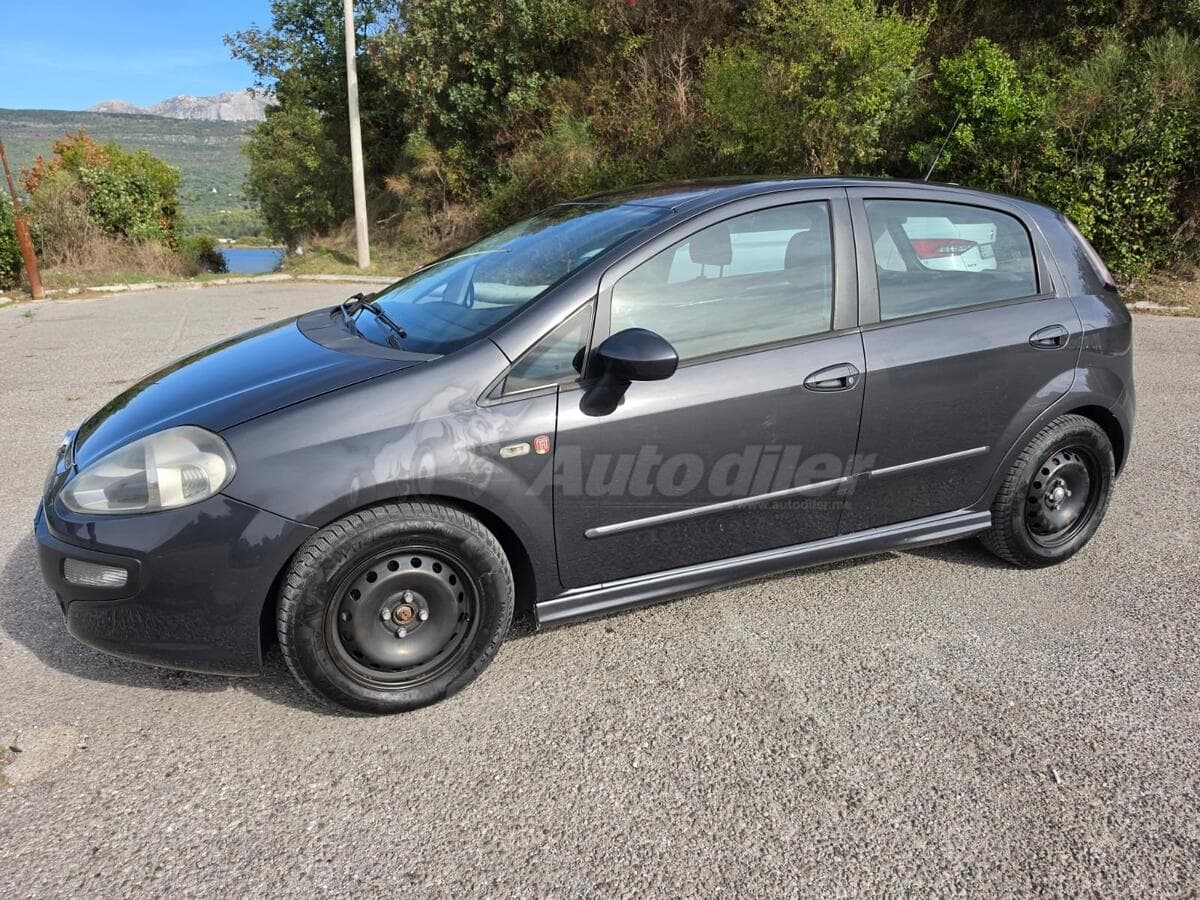 Fiat Punto Evo 1.3 Multijet, 2010 – primul proprietar în Muntenegru, carte de service — 2