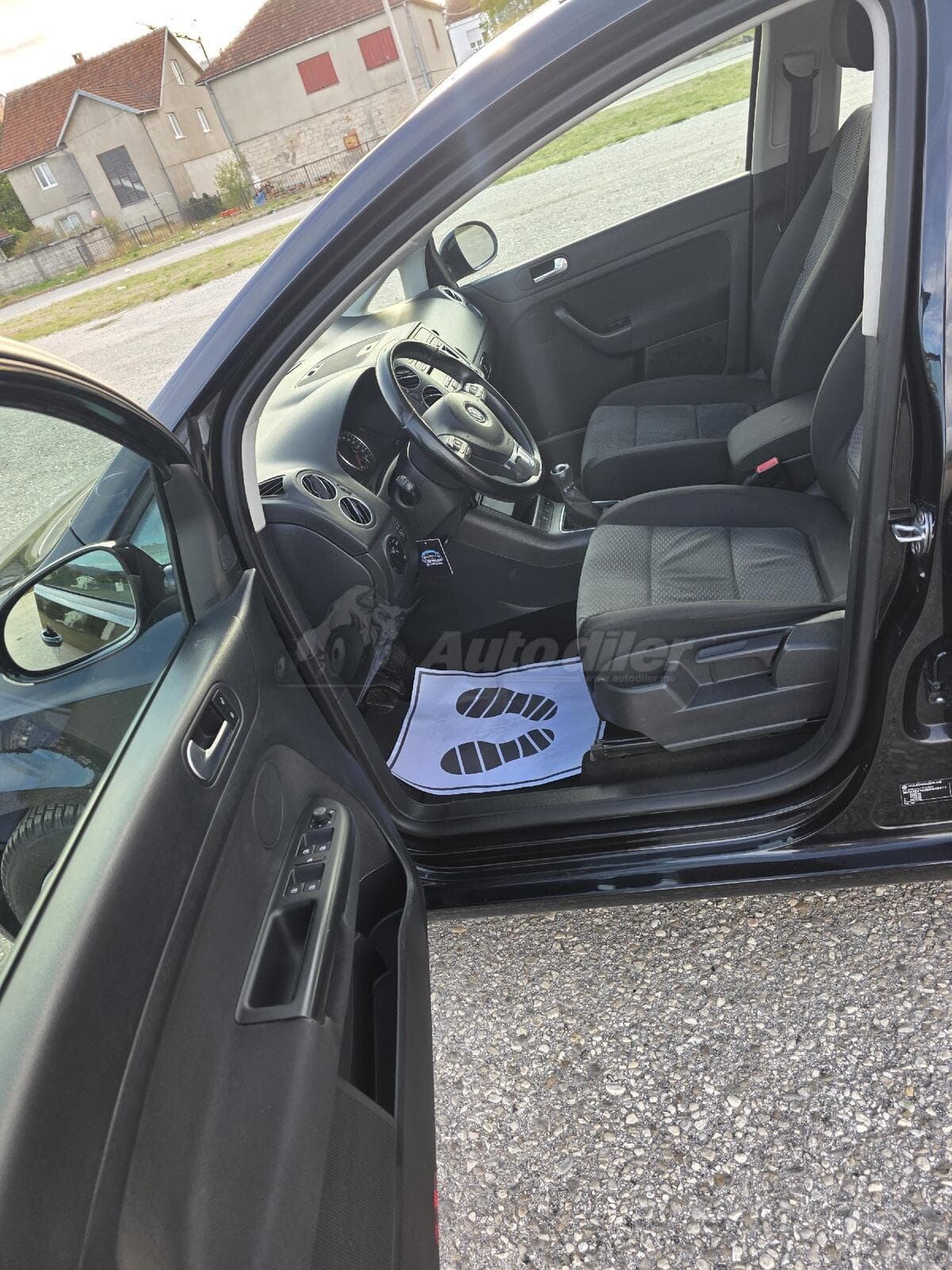 فولكس فاجن غولف بلس 2.0 TDI، 2009 - صورة 9