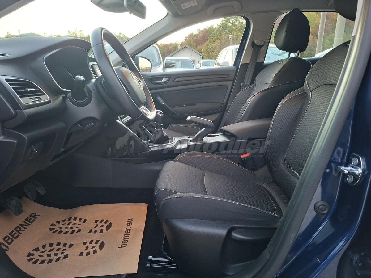 Renault Megane 1.5 dCi, 2018 - Obrázek 9
