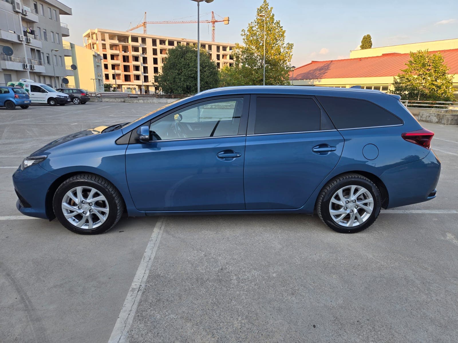 Toyota Auris kombi 1.6, 2016 – manualna