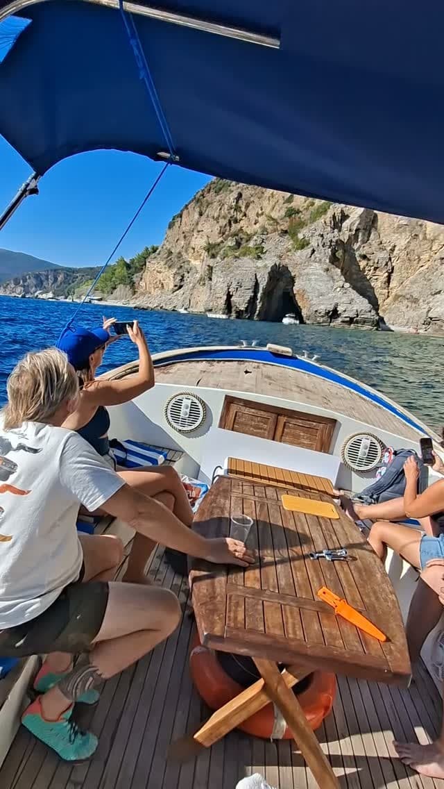Boat trip along the Budva Riviera – private or group, up to 12 guests