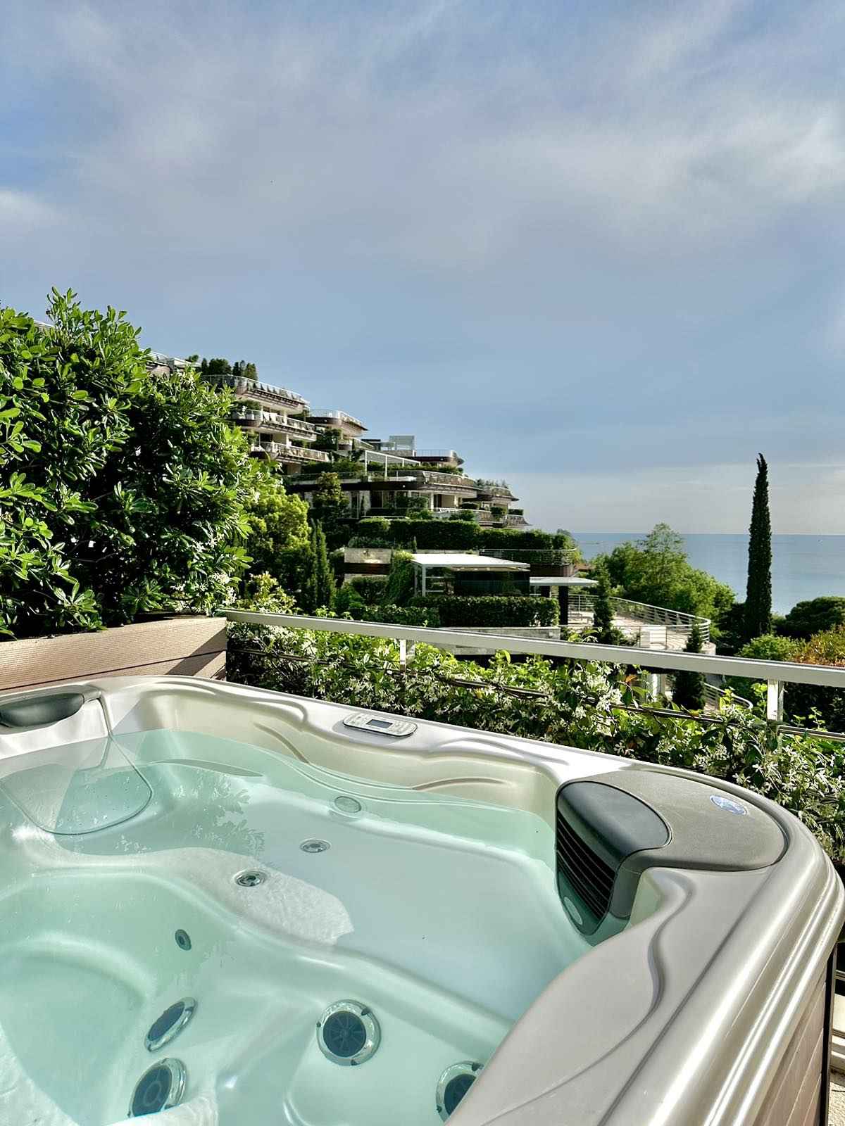 شقة من غرفتين في بودفا مع إطلالة على البحر