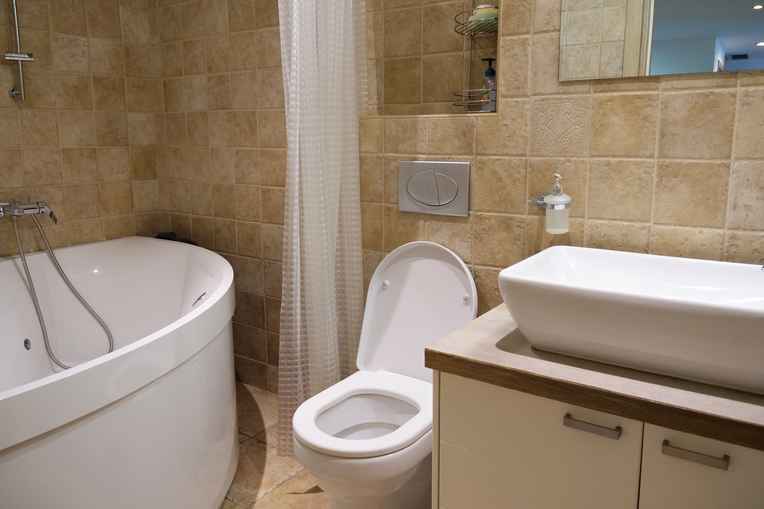 Apartament me dy dhoma gjumi dhe pamje nga deti në Dobrota, Kotorr - Fotoja 10
