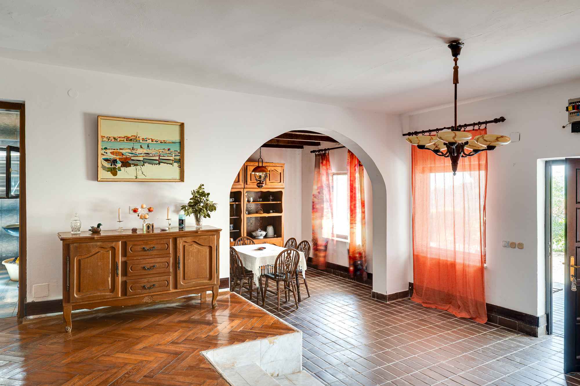 Petrovac'ta Deniz Manzaralı Satılık Ev — 2