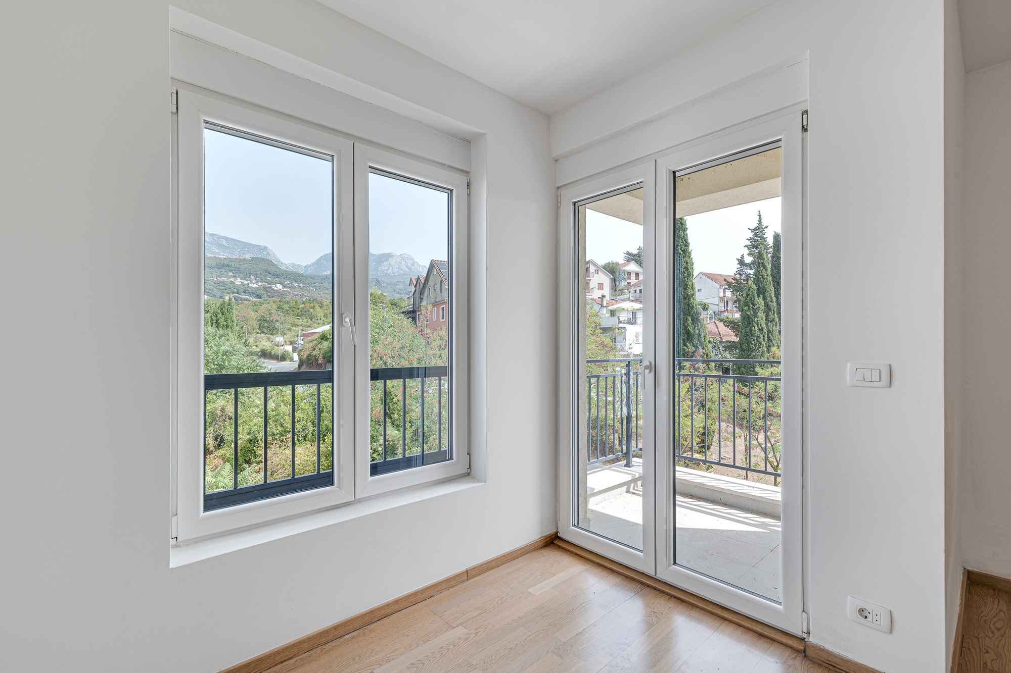 New modern apartment building in Igalo, Herceg Novi, with apartments for sale - Зображення 2