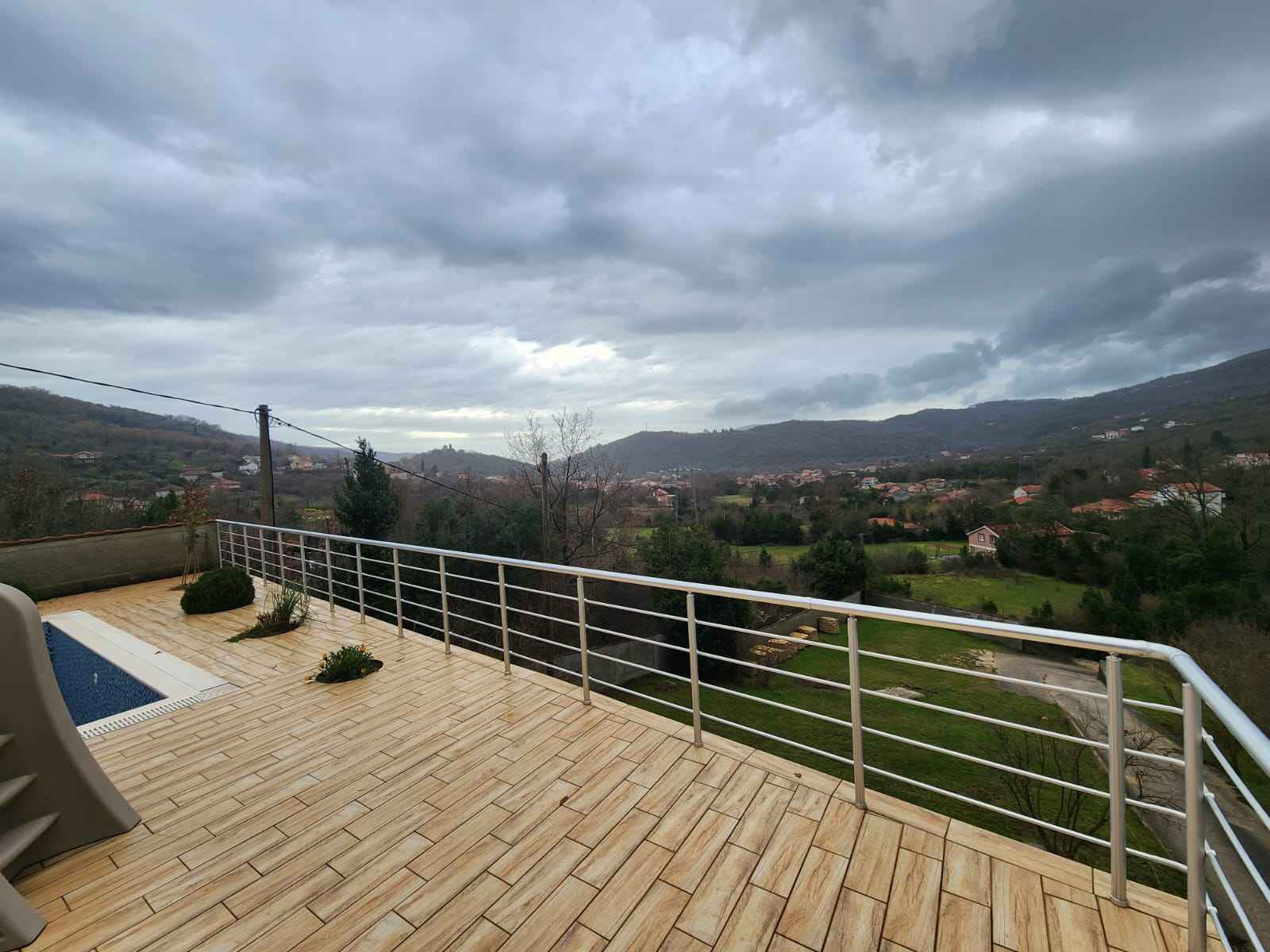 Herceg Novi'de Yüzme Havuzlu Satılık Ev - Görsel 6