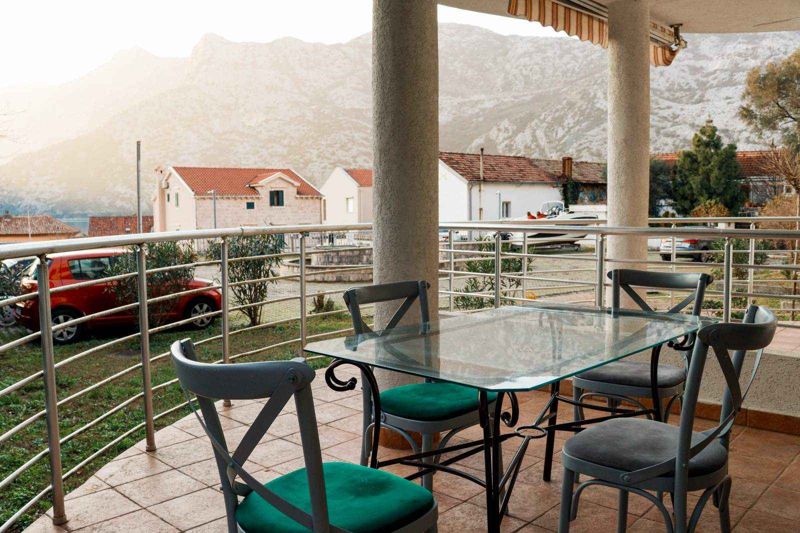 Apartament me 1 dhomë gjumi në Risan, 65m2, pranë detit - Fotoja 8