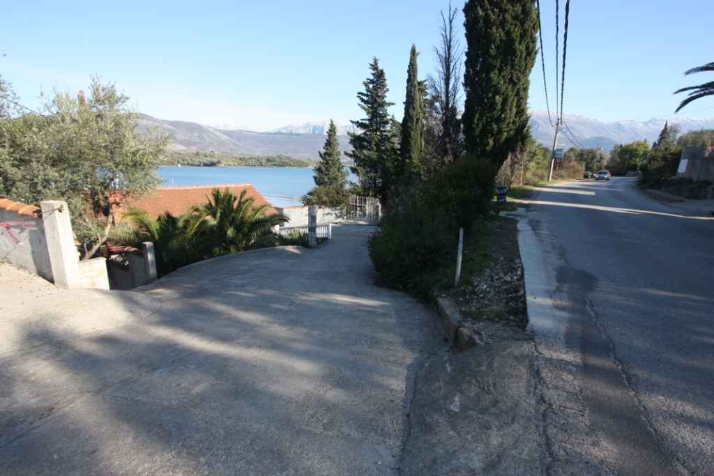 Tivat'ta, Denize 15 m Mesafede, 6137 m2 Arsa — 2
