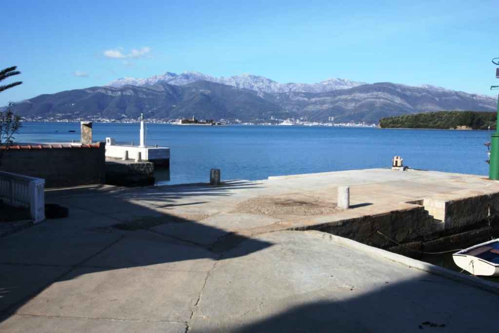 Grundstück in Tivat, 6137 m2, 15 m vom Meer - Bild 7