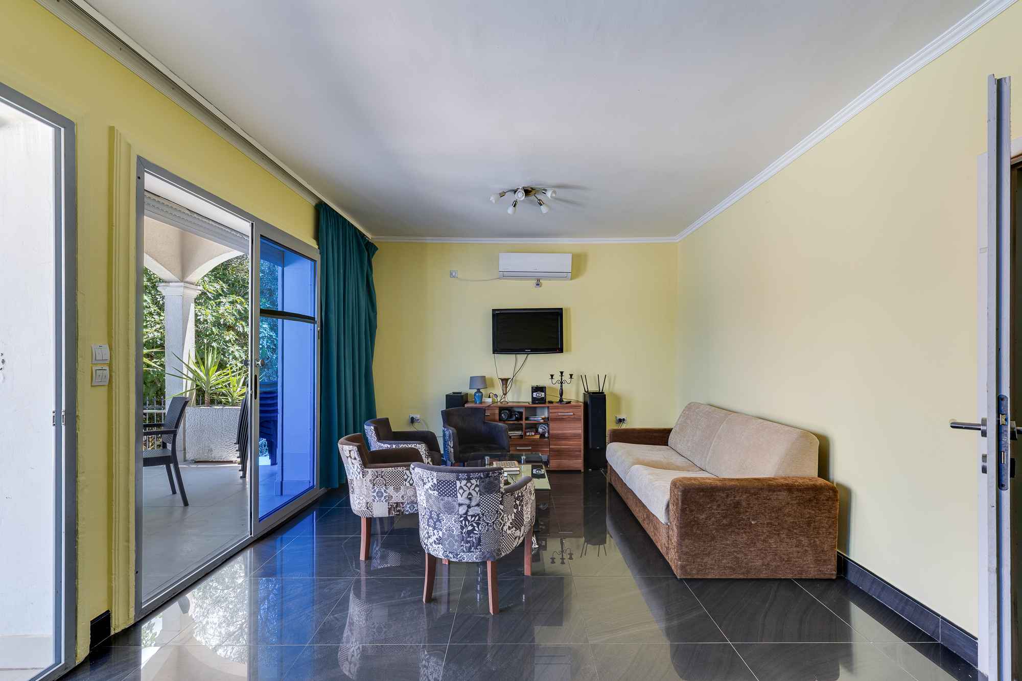 Tivat, Đuraševići'de Deniz Manzaralı Geniş 5+1 Ev - Görsel 2