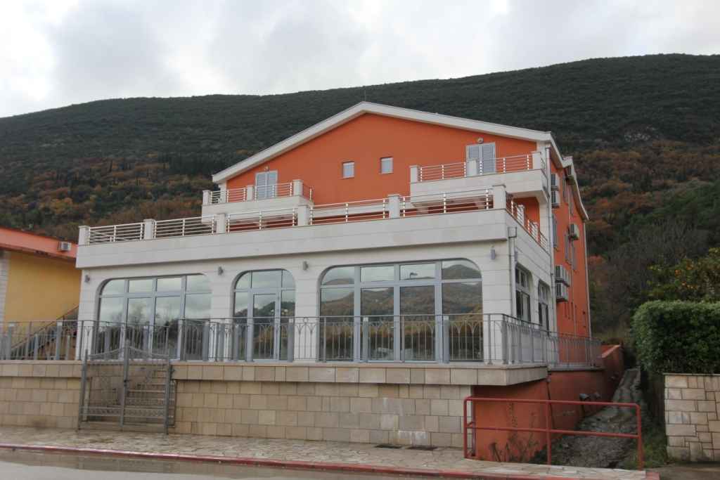 İgalo, Herceg Novi'de 830 m2'lik, Denize 800 m Mesafede Mini Otel
