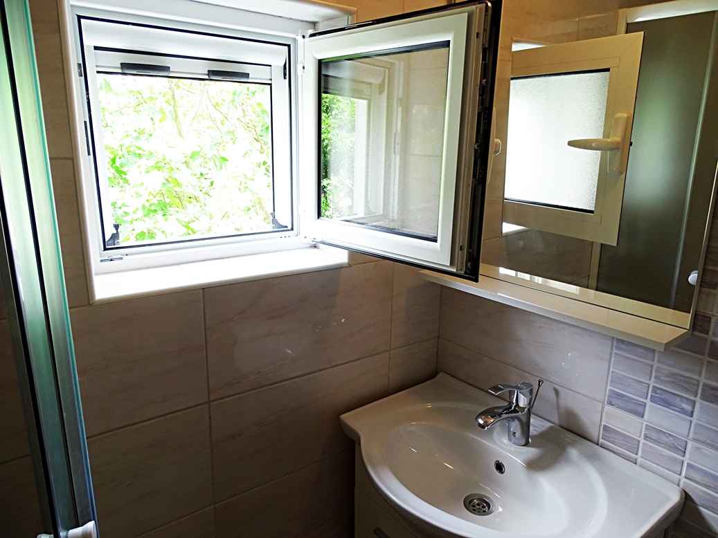 Casa a schiera arredata con 2 camere da letto a Orahovac, Kotor, 72 m2 - Immagine 9