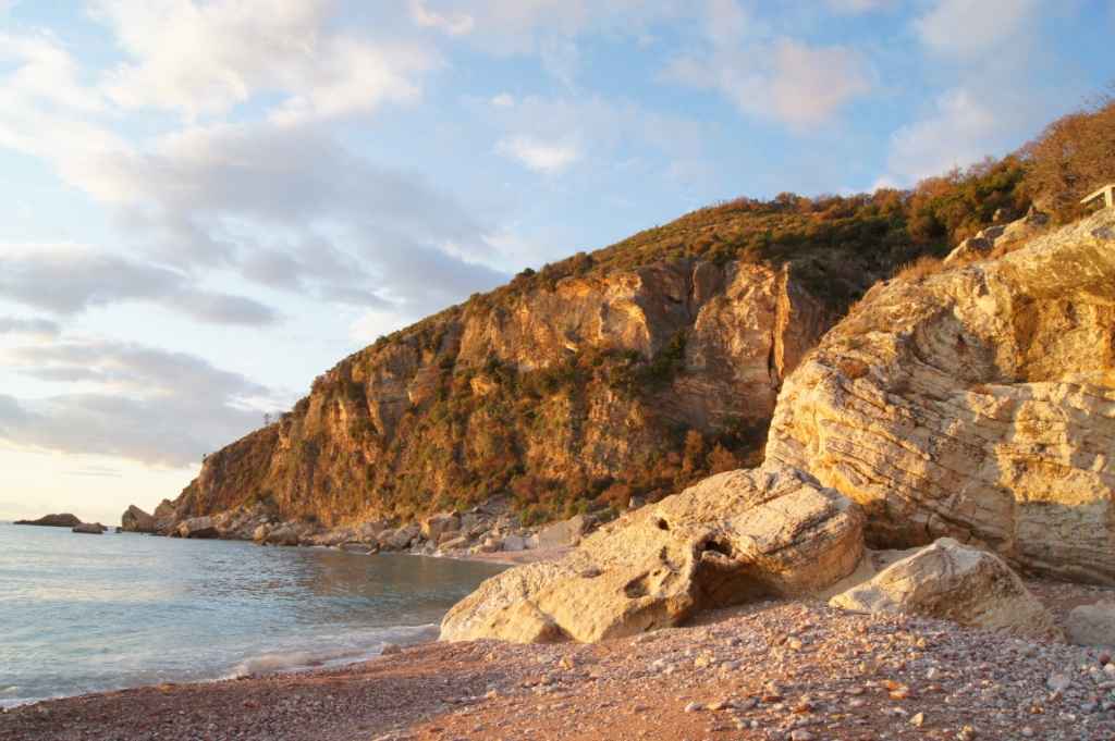 Grundstück in Budva, Rezevici, Perazica Do - Bild 3