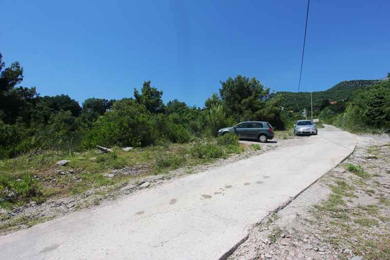 Three-storey house with five apartments in Igalo, Herceg Novi - Image 2