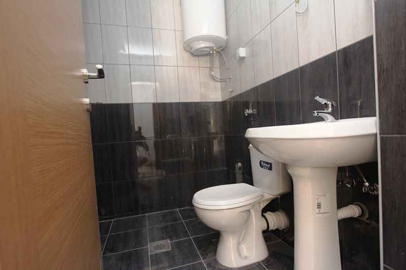 Three-storey house with five apartments in Igalo, Herceg Novi - Image 12