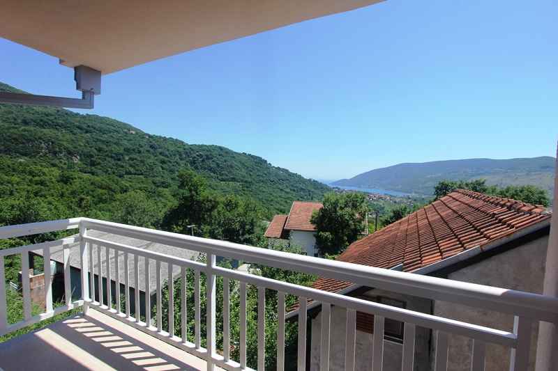 Three-storey house with five apartments in Igalo, Herceg Novi - Image 18