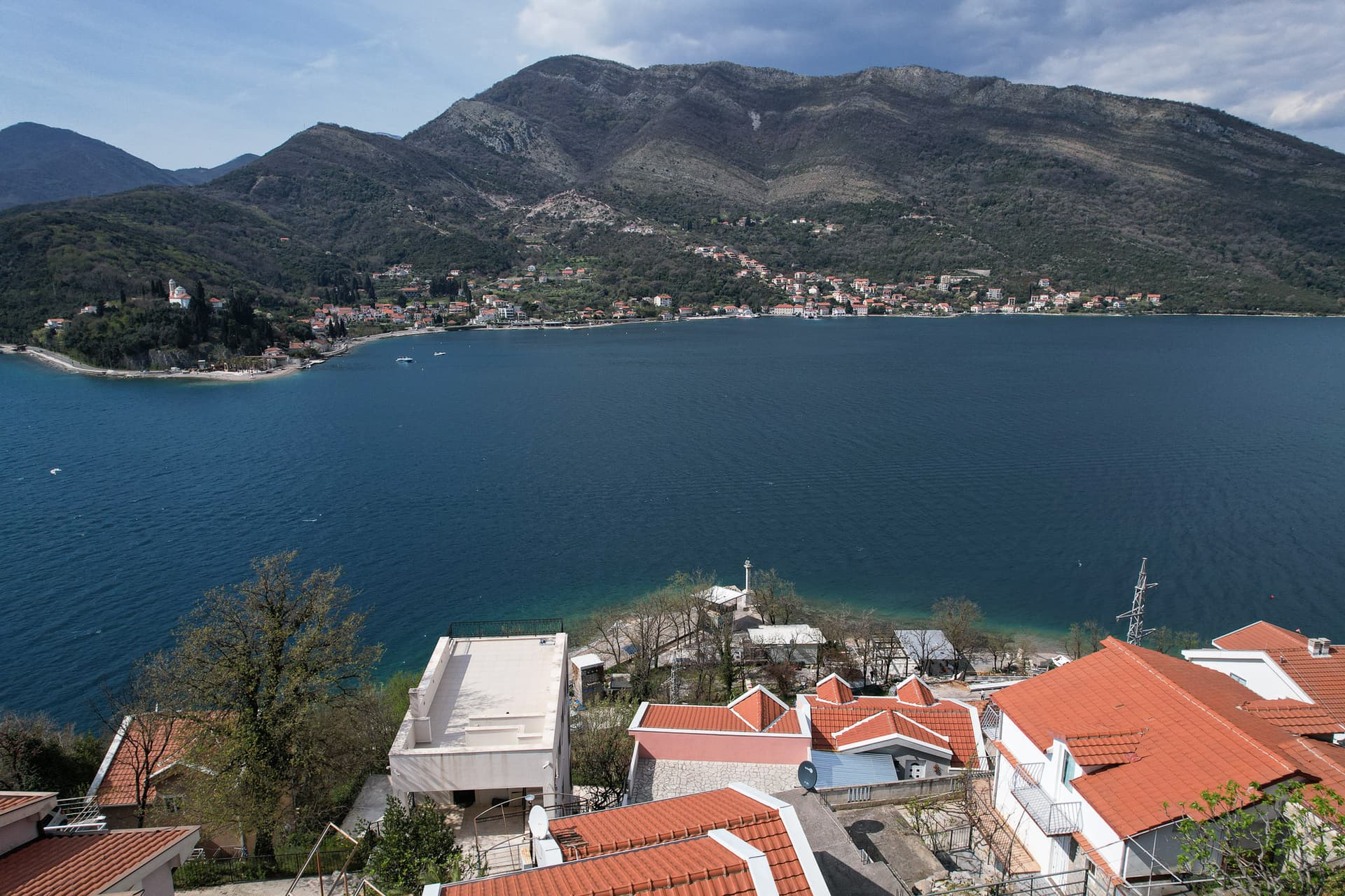 Tivat, Lepetane'de Panoramik Deniz Manzaralı Villa — 2