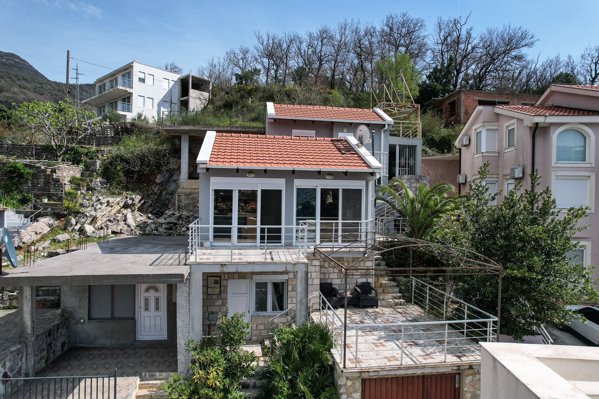 Tivat, Lepetane'de Panoramik Deniz Manzaralı Villa