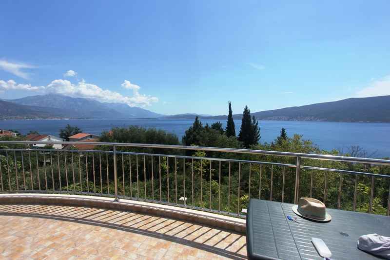 Dům se 5 ložnicemi a výhledem na moře v Baosici, Herceg Novi