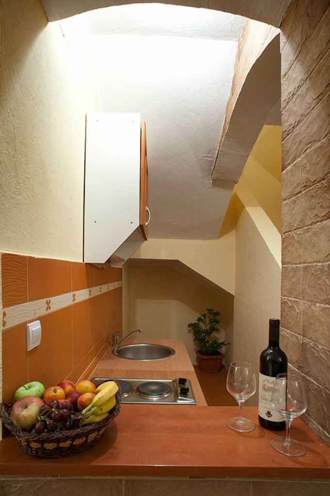 Hotel në Buljarica, Budvë me pamje nga deti dhe 957 m2 apartamentesh - Fotoja 11