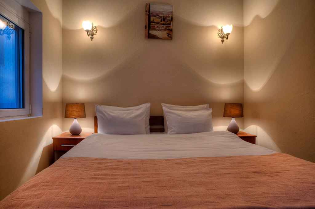 Hotel në Buljarica, Budvë me pamje nga deti dhe 957 m2 apartamentesh - Fotoja 12