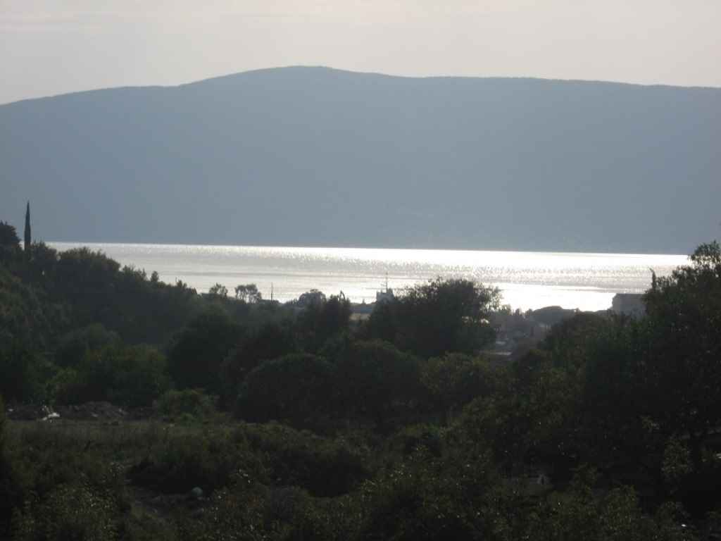 Herceg Novi, Kuti'de Satılık Denize 3 km İmarlı Arsa