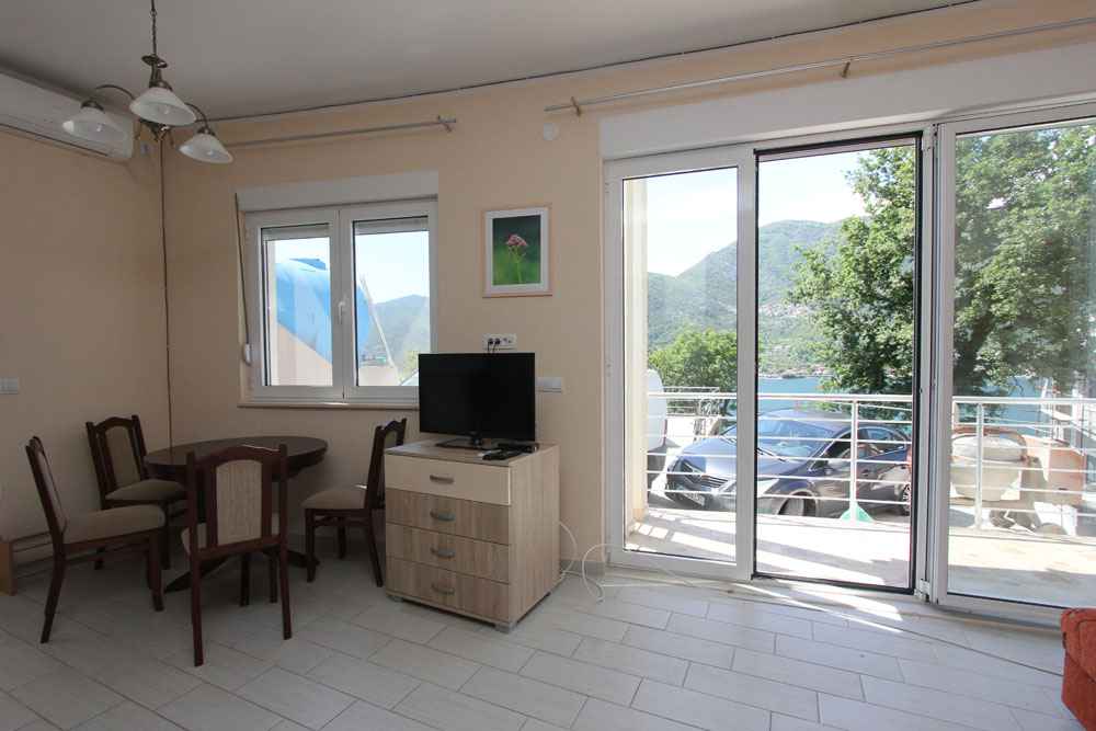 Lepetani, Tivat'ta Deniz Manzaralı, 79 m2'lik 2+1 Daire - Görsel 6