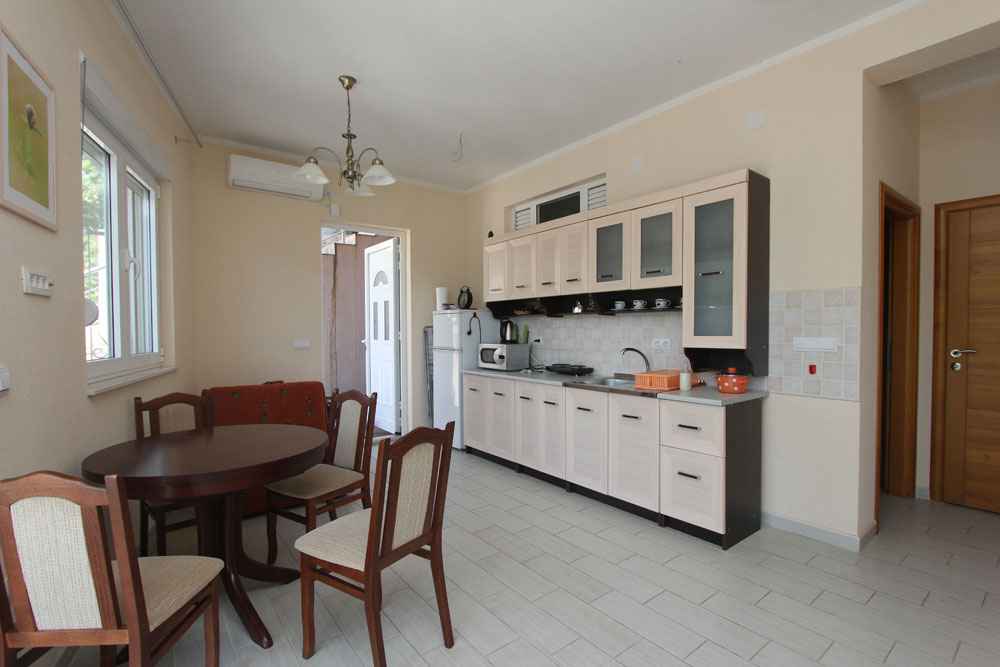 Lepetani, Tivat'ta Deniz Manzaralı, 79 m2'lik 2+1 Daire