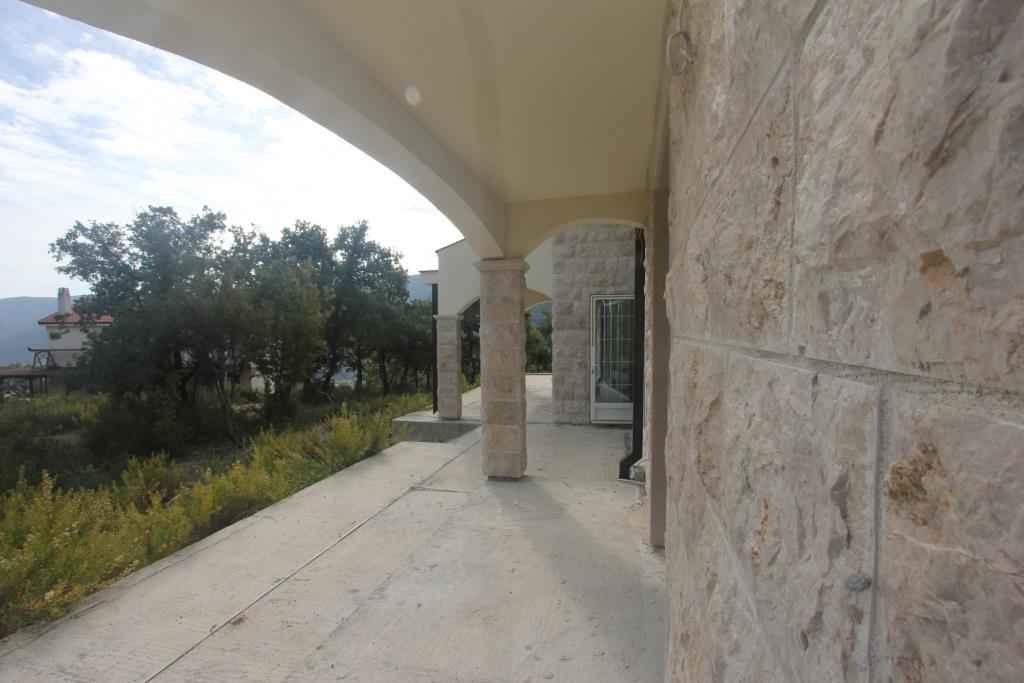 House with sea and mountain views in Mojdez, Herceg Novi - Image 23