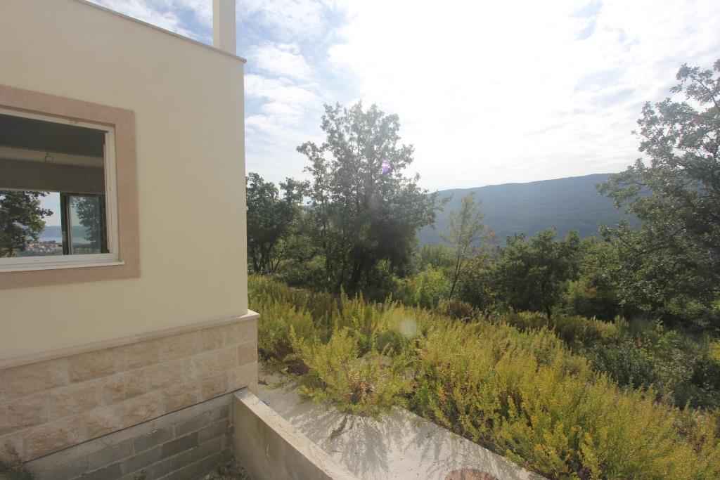 House with sea and mountain views in Mojdez, Herceg Novi - Image 25