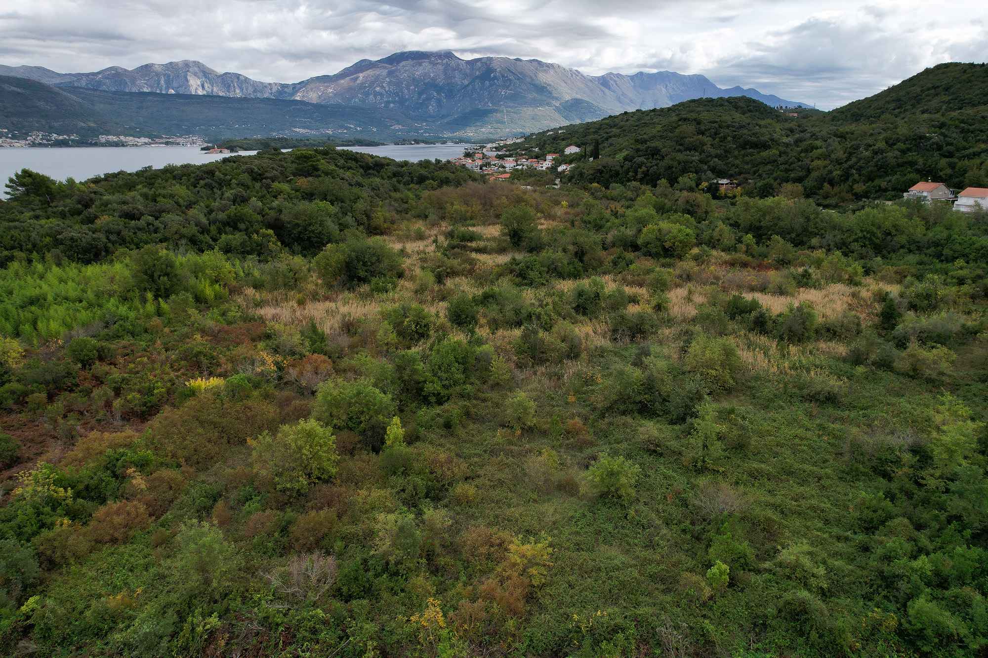 Tivat, Goshichi'de Denize 50 m Mesafede Arsa - Görsel 3